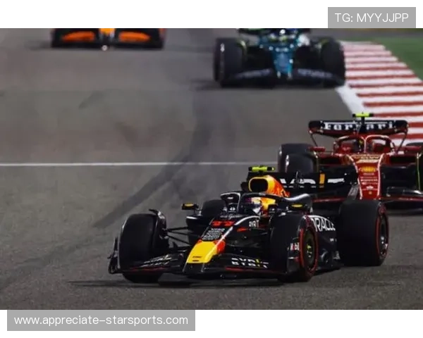 F1新赛季揭幕战激战正酣各队争冠格局初现端倪豪门新星同场竞速 F1新赛季揭幕战激战正酣各队争冠格局初现端倪豪门新星同场竞速