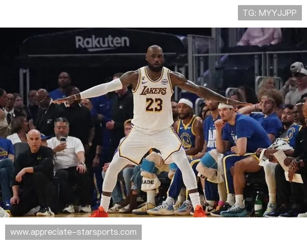 詹姆斯率湖人末节逆转取胜西部排名争夺再起波澜季后赛席位形势