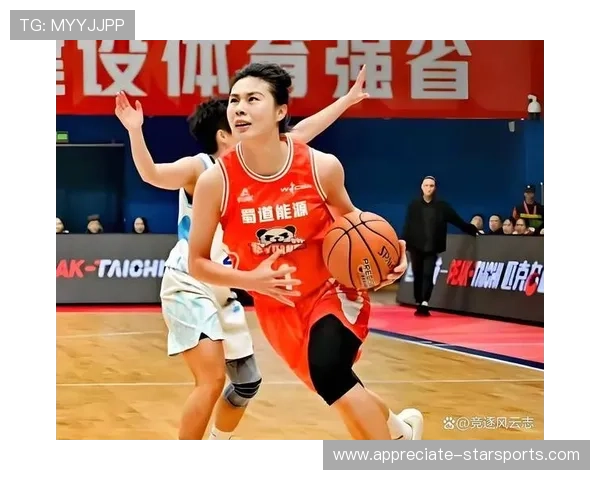 中国篮球联赛季后赛激战正酣 多支球队争夺总冠军席位 中国篮球联赛季后赛激战正酣 多支球队争夺总冠军席位