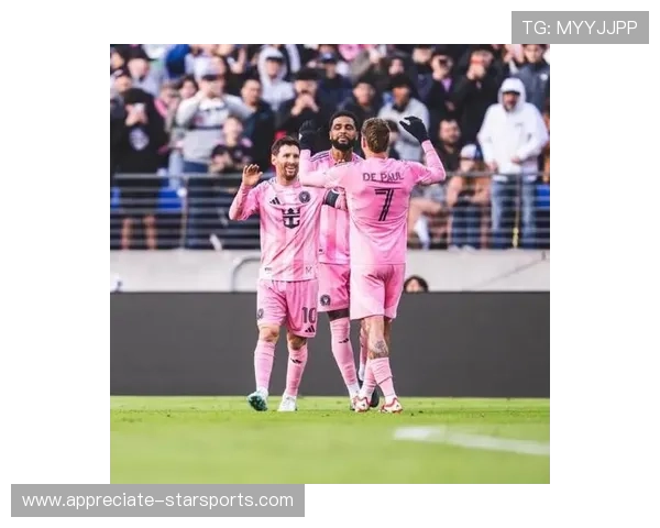 梅西加盟迈阿密国际首战大放异彩 曼联前锋传闻引发球迷热议